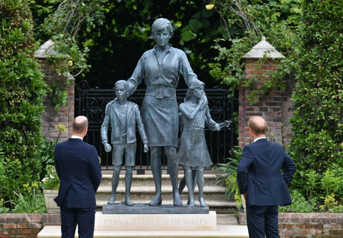 Neue Diana-Statue von Prinz Harry und Prinz William enthüllt