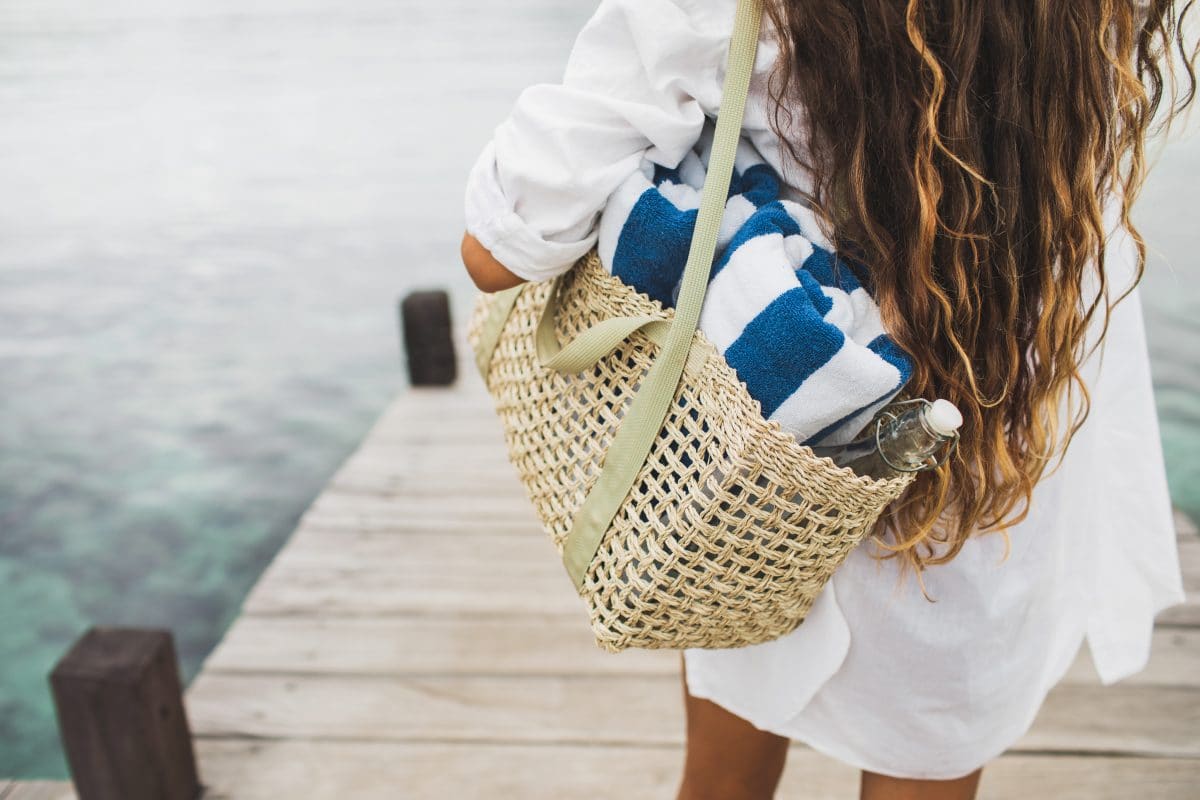 In diesen trendigen Strandtaschen hat alles Platz, was ihr für einen Beachday braucht