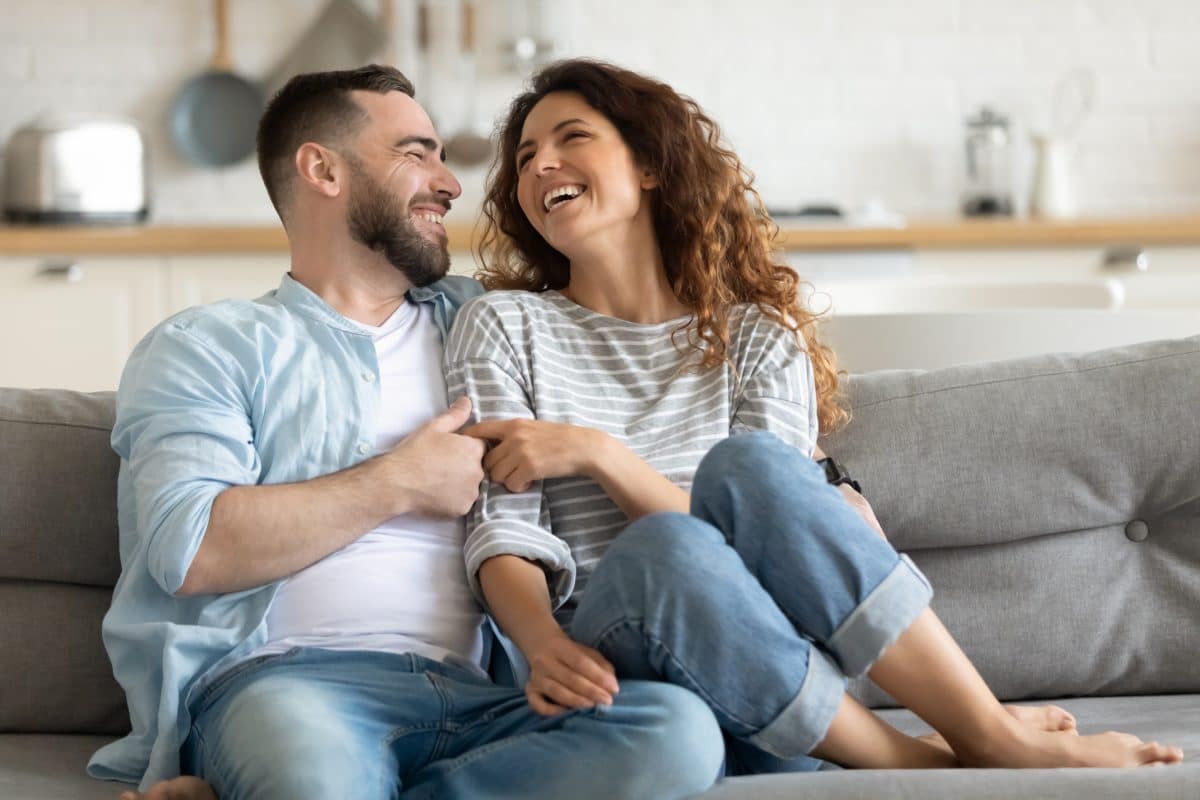 Von wegen Liebe auf den ersten Blick: So starten Beziehungen wirklich