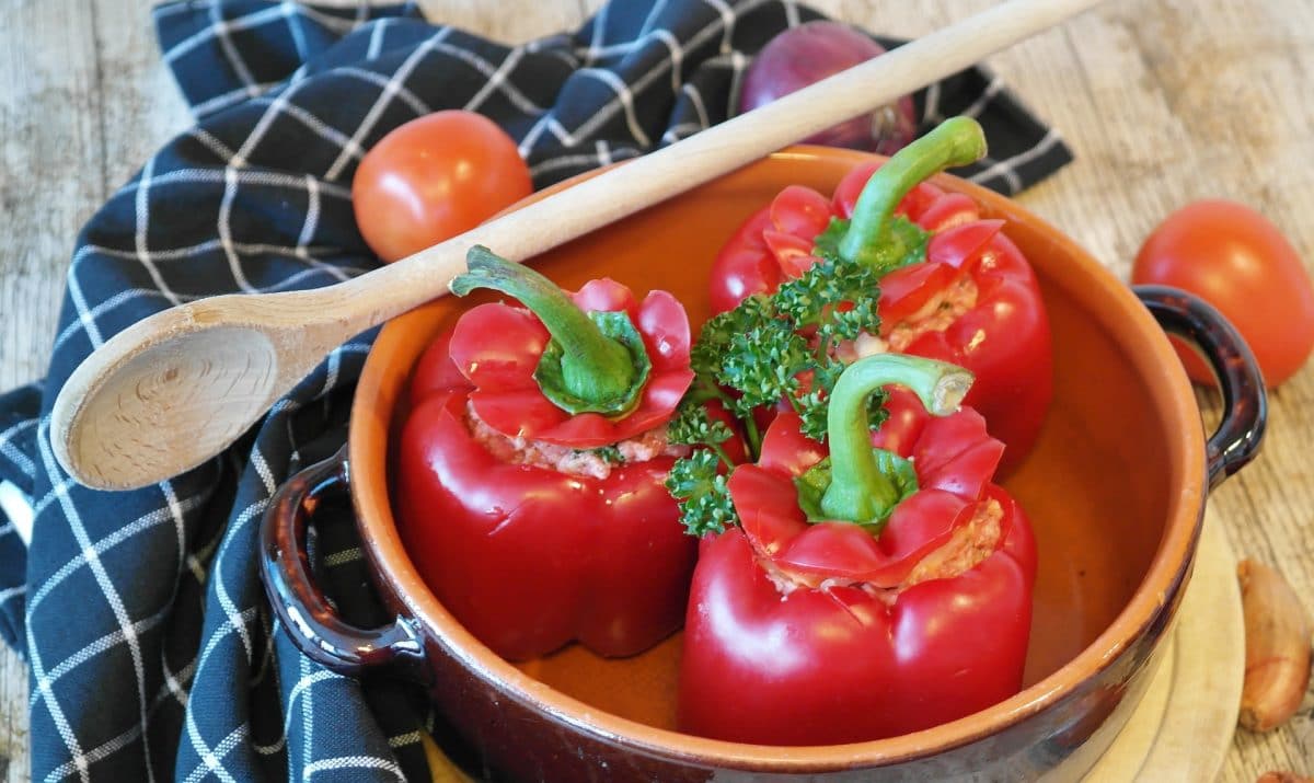 Gefüllte Paprika-Bowl mit Salzerdäpfeln