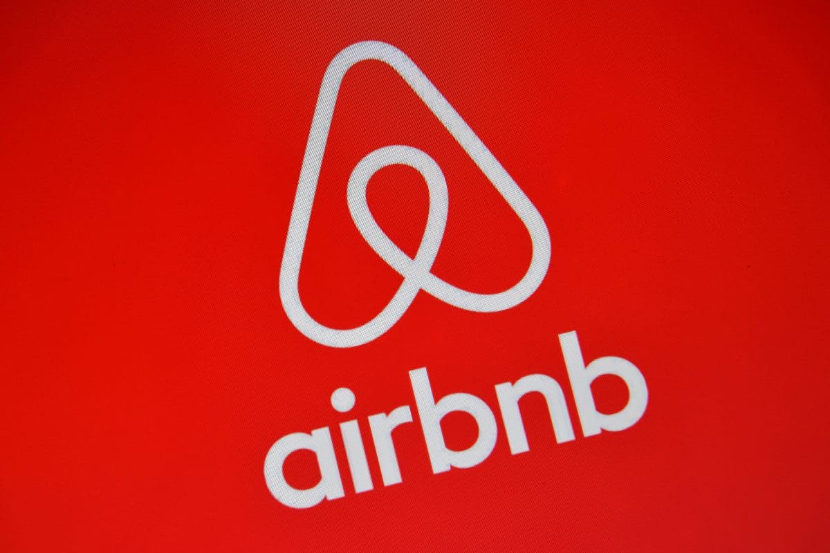 Airbnb stellt Unterkünfte für 20.000 afghanische Flüchtlinge zur Verfügung