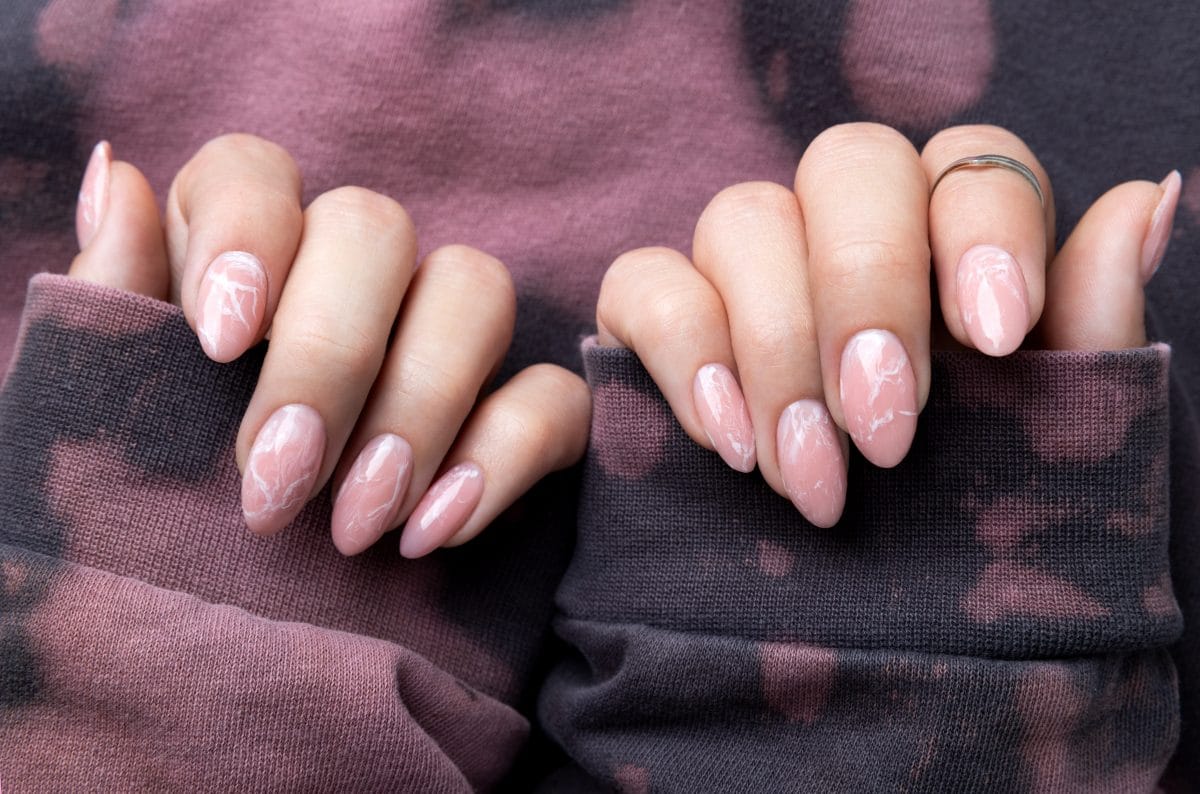 Nageltrend „Marble Nails“: Wir wollen auch so coole Nägel wie Lizzo