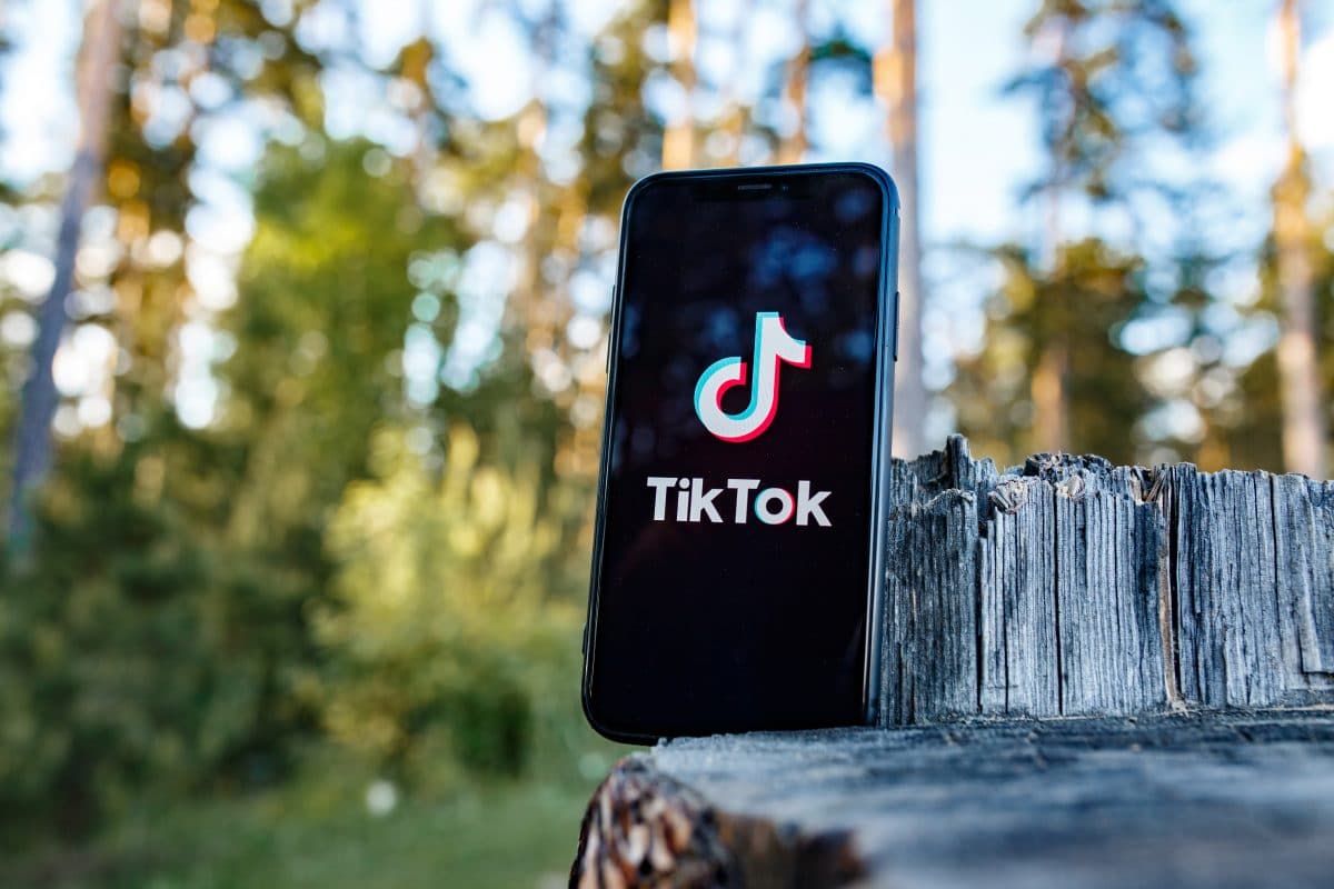 Zwei Millionen TikTok-User rätseln, was diese Frau beruflich macht