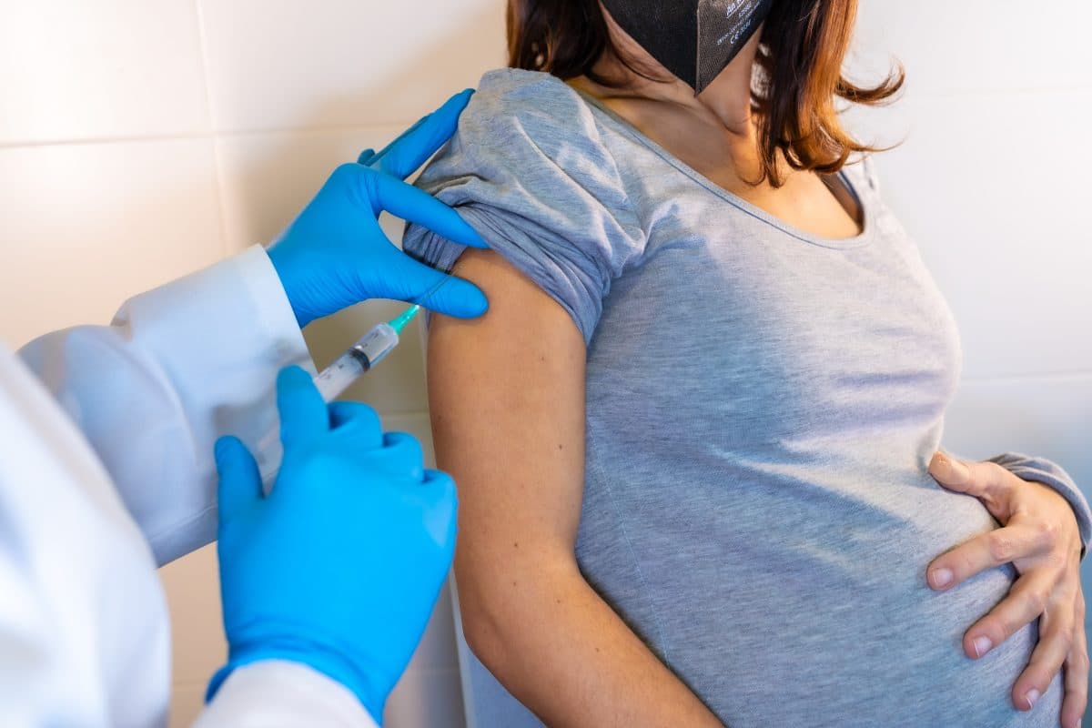 Covid-Impfung für Schwangere: Das müssen Frauen beachten