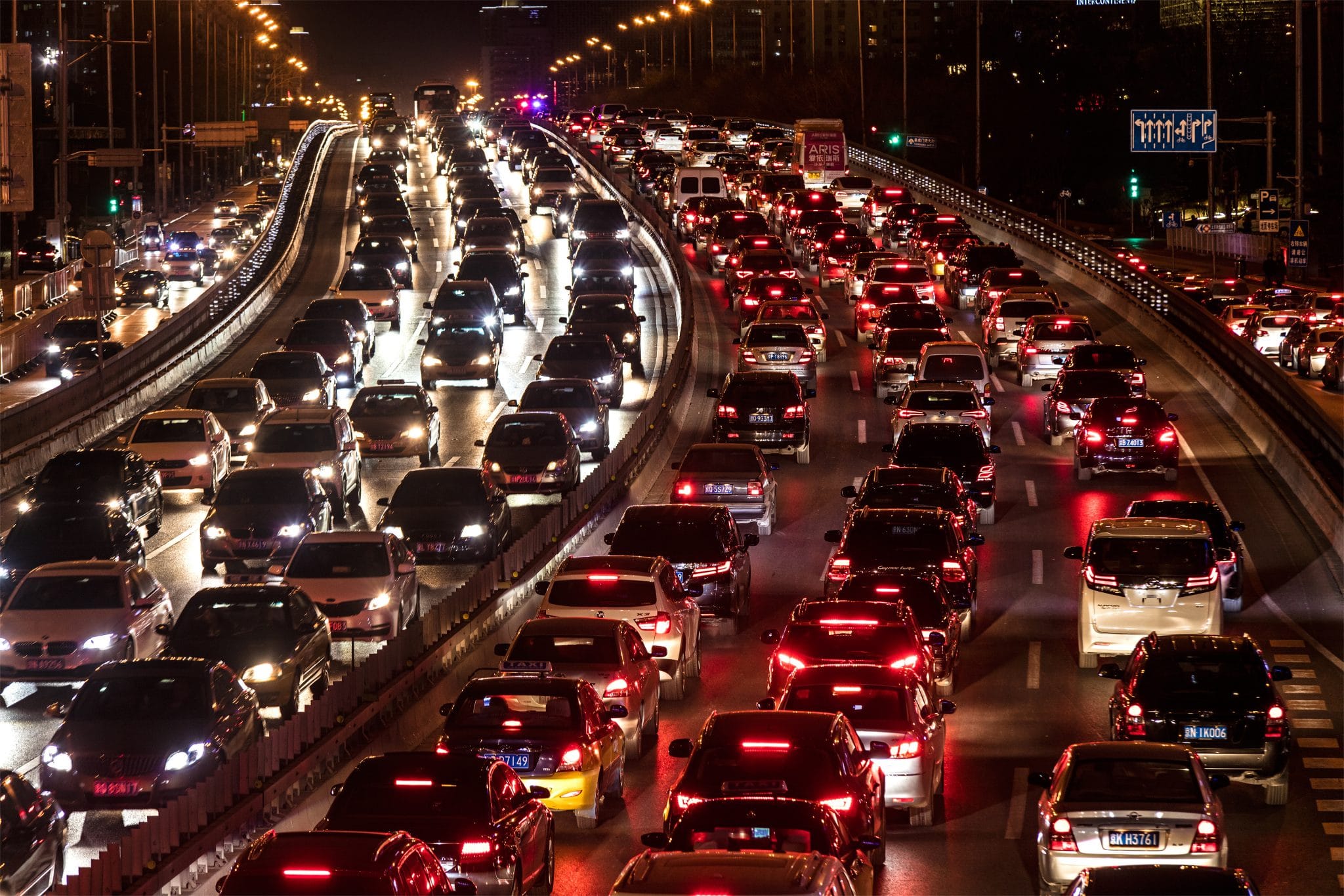 Here traffic. Пробка машин. Автомобильный транспорт. Автомобильный транспорт в городе. Автомагистраль с машинами.