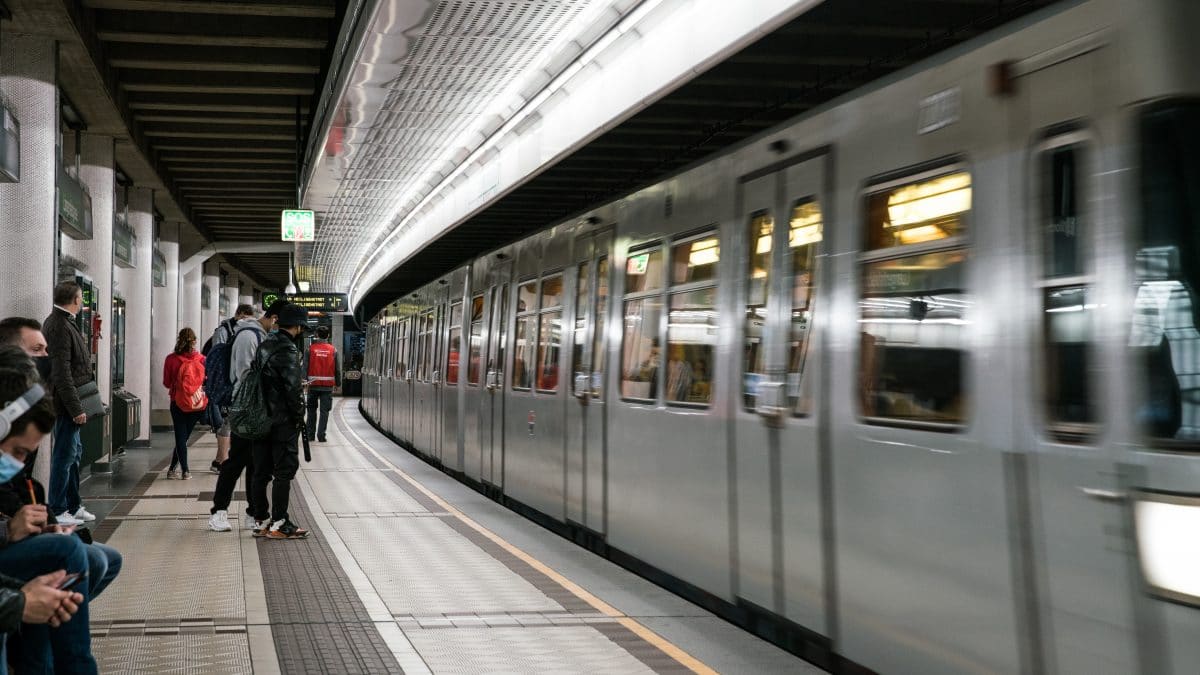 12-Jähriger wird von U-Bahn überfahren – und überlebt
