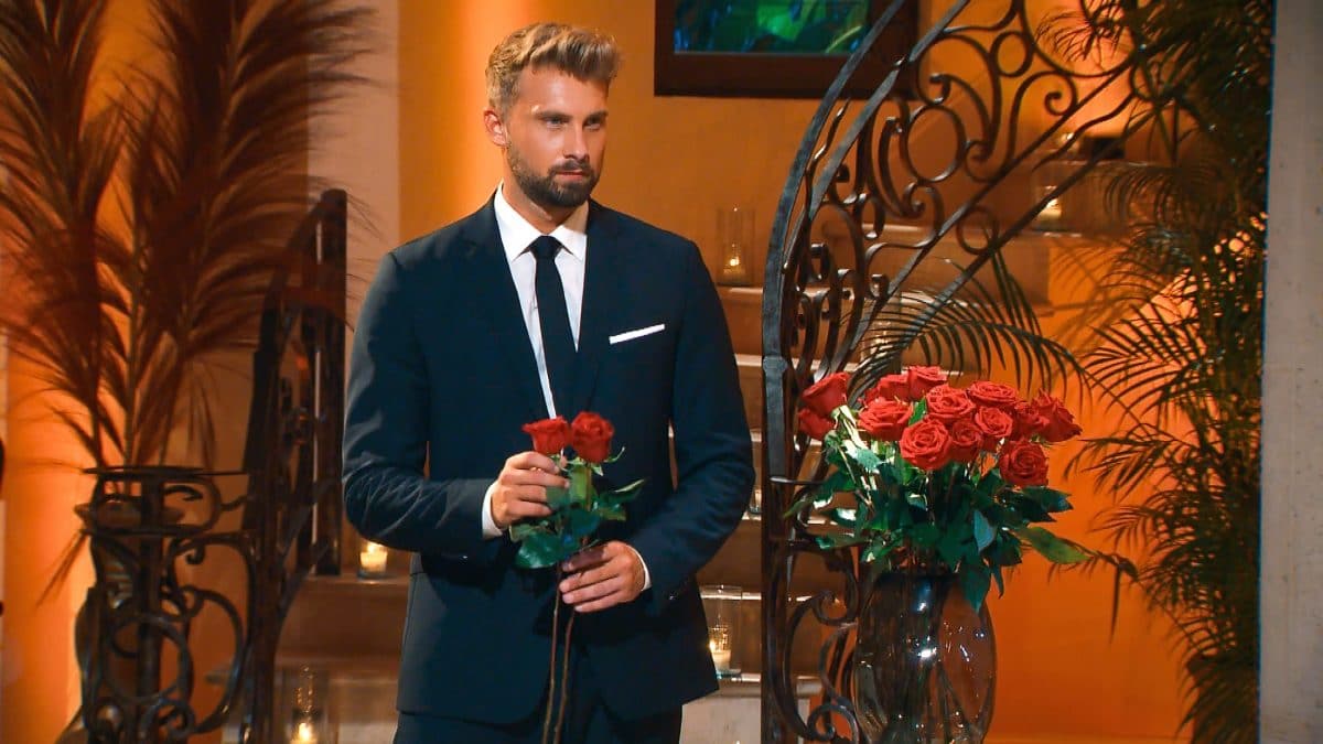 „Der Bachelor“ 2022: Heiße Küsse, große Gefühle und eine Ohrfeige