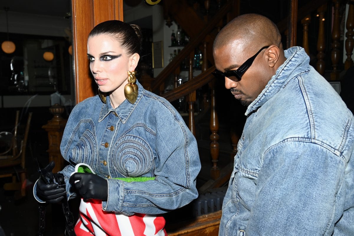 Kanye West und Julia Fox: Erster Red-Carpet-Auftritt im Partnerlook