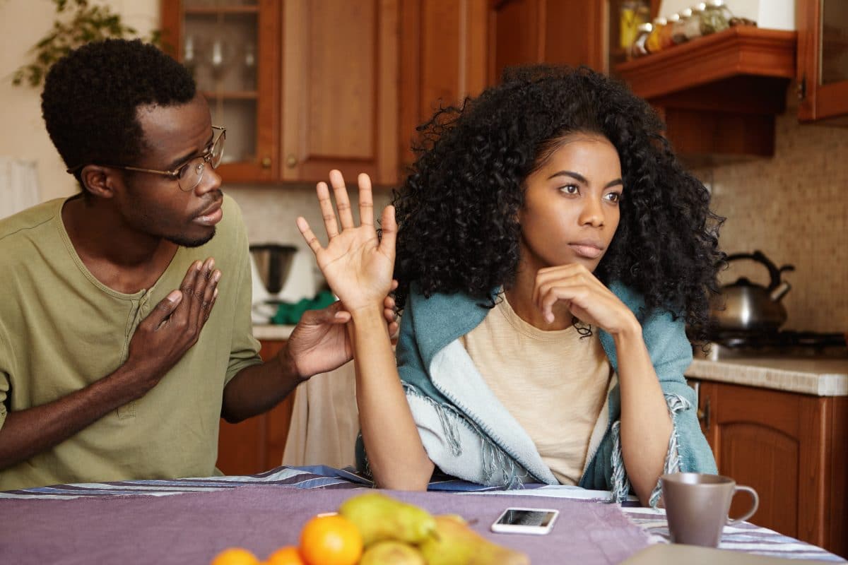 3 Gründe, warum Love Bombing eine Red Flag ist