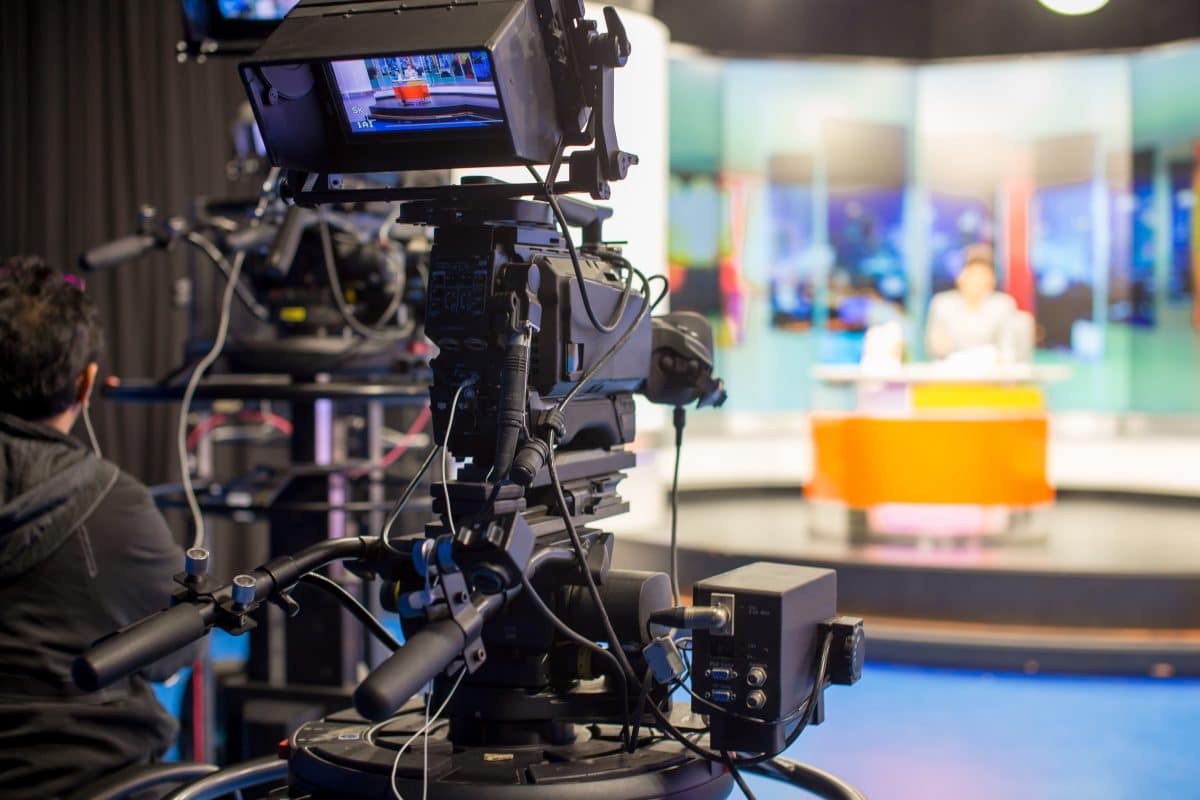 Mexikanischer TV-Moderator rastet in Sendung völlig aus – Clip geht viral
