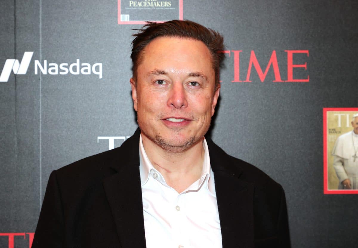 Elon Musk datet 27-jährige Schauspielerin Natasha Bassett