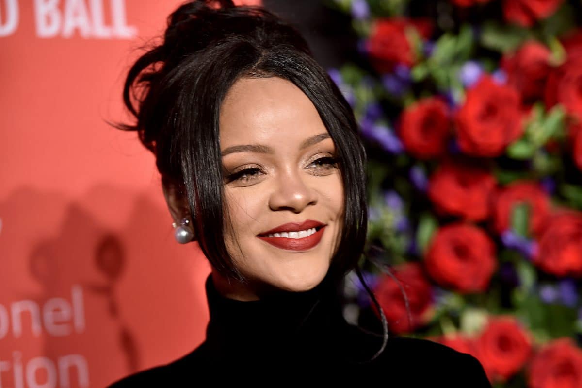 Rihanna postet erstes privates Foto mit Babybauch