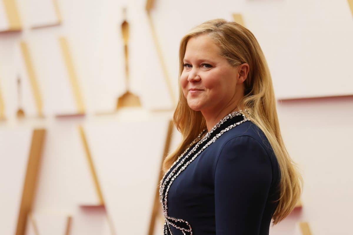 Amy Schumer fühlt sich schuldig, weil sie sich teuren Beauty-Eingriff leisten kann