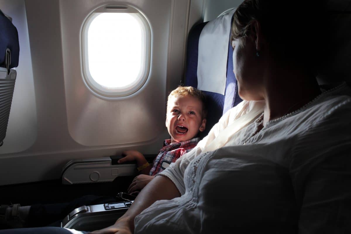 Virales Video: Flugzeugpassagiere singen „Baby Shark“, um weinendes Kind zu beruhigen