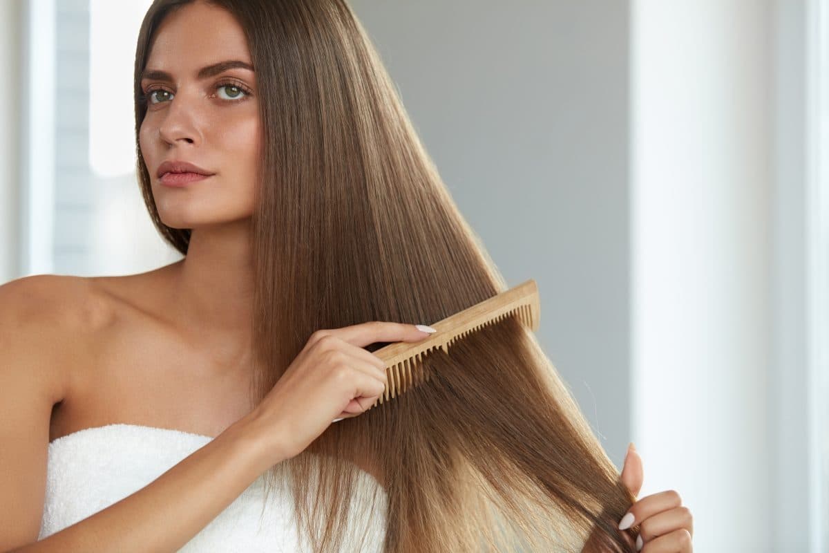 So bürstet man seine Haare richtig, laut Wissenschaft