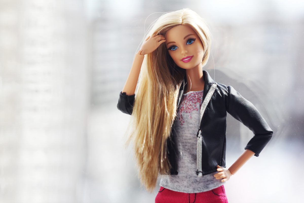 Barbie bekommt ein Hörgerät