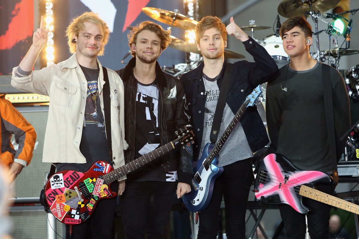 Während Konzert: „5 Seconds Of Summer“-Drummer erleidet „Schlaganfall Symptome“