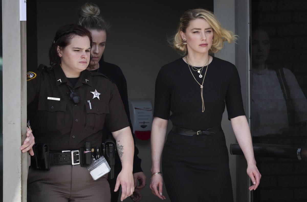 Amber Heard: Anwälte beantragen Aufhebung des Urteils wegen falschem Geschworenen