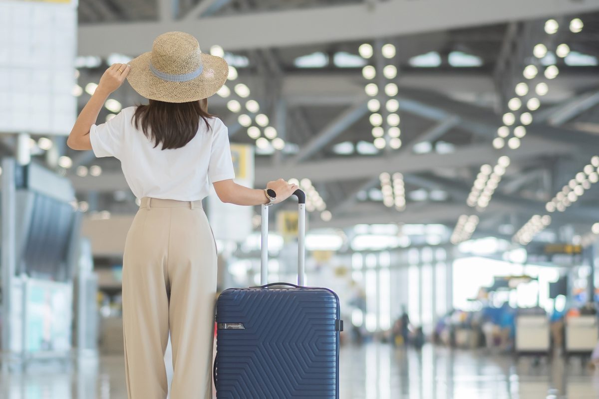 Mit diesem TikTok-Hack zahlst du bei Flugreisen nichts fürs Handgepäck