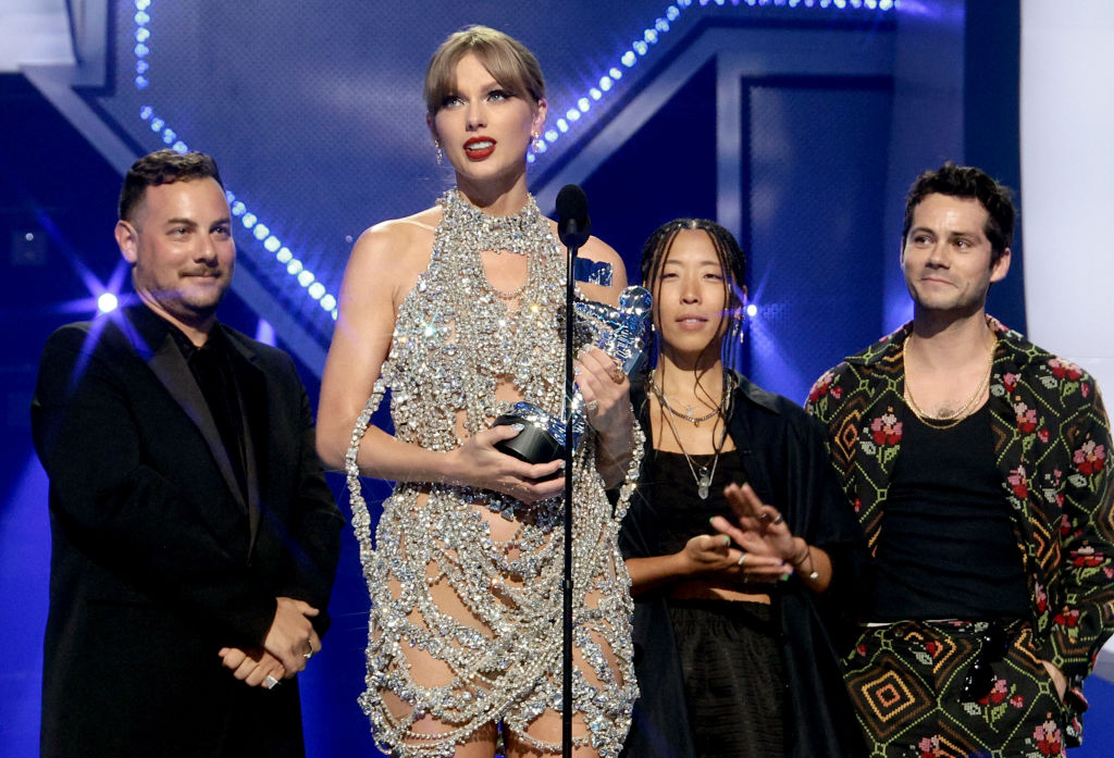 MTV VMAs: Taylor Swift räumt Preise ab – und überrascht Fans mit einer Ankündigung