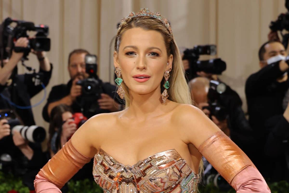 Blake Lively postet Bilder von Babybauch, um Paparazzi vor ihrem Haus zu verjagen