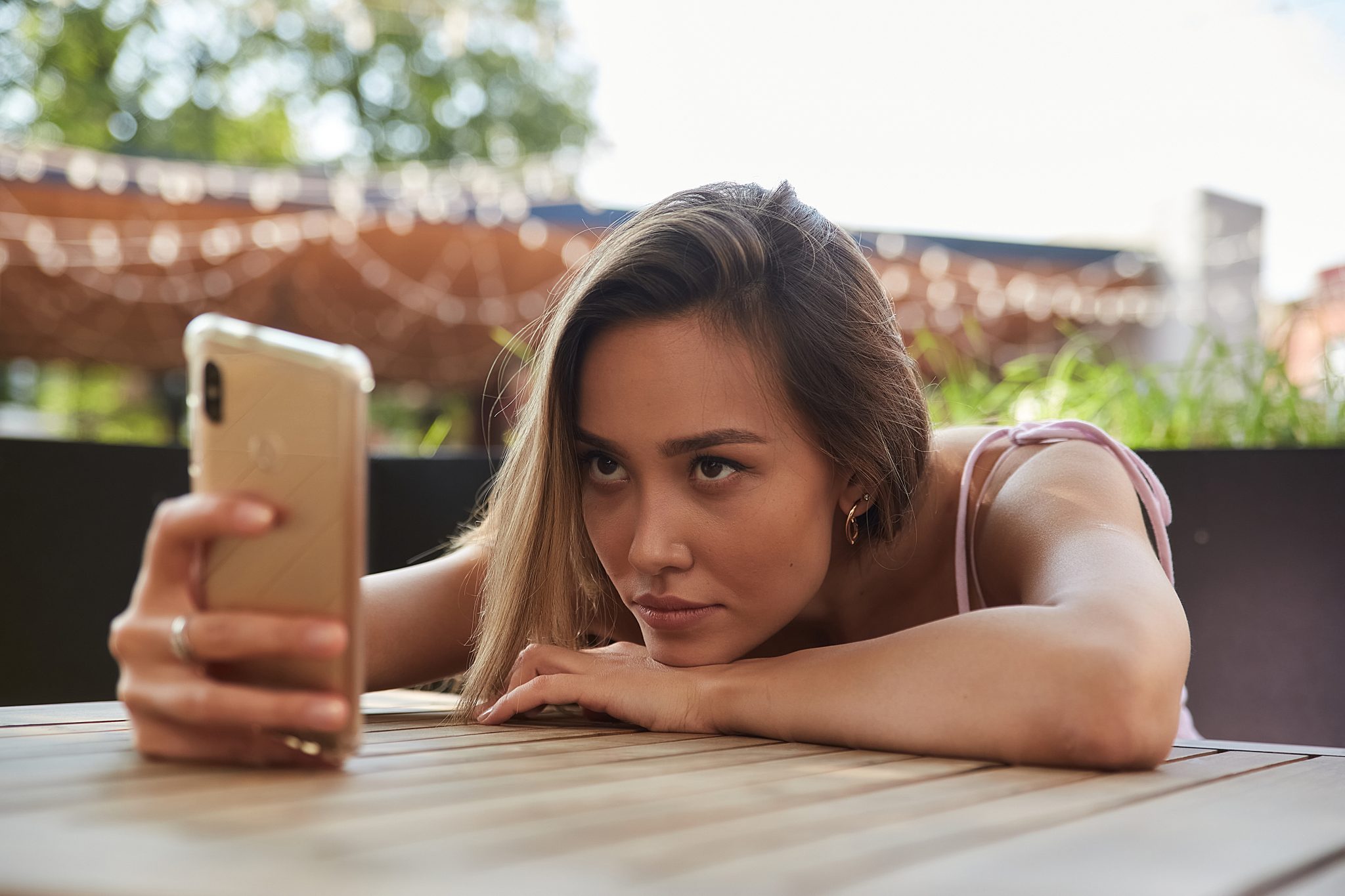 Online-Dating: Beige Flags zeigen, wie langweilig man ist - Vimarsana News