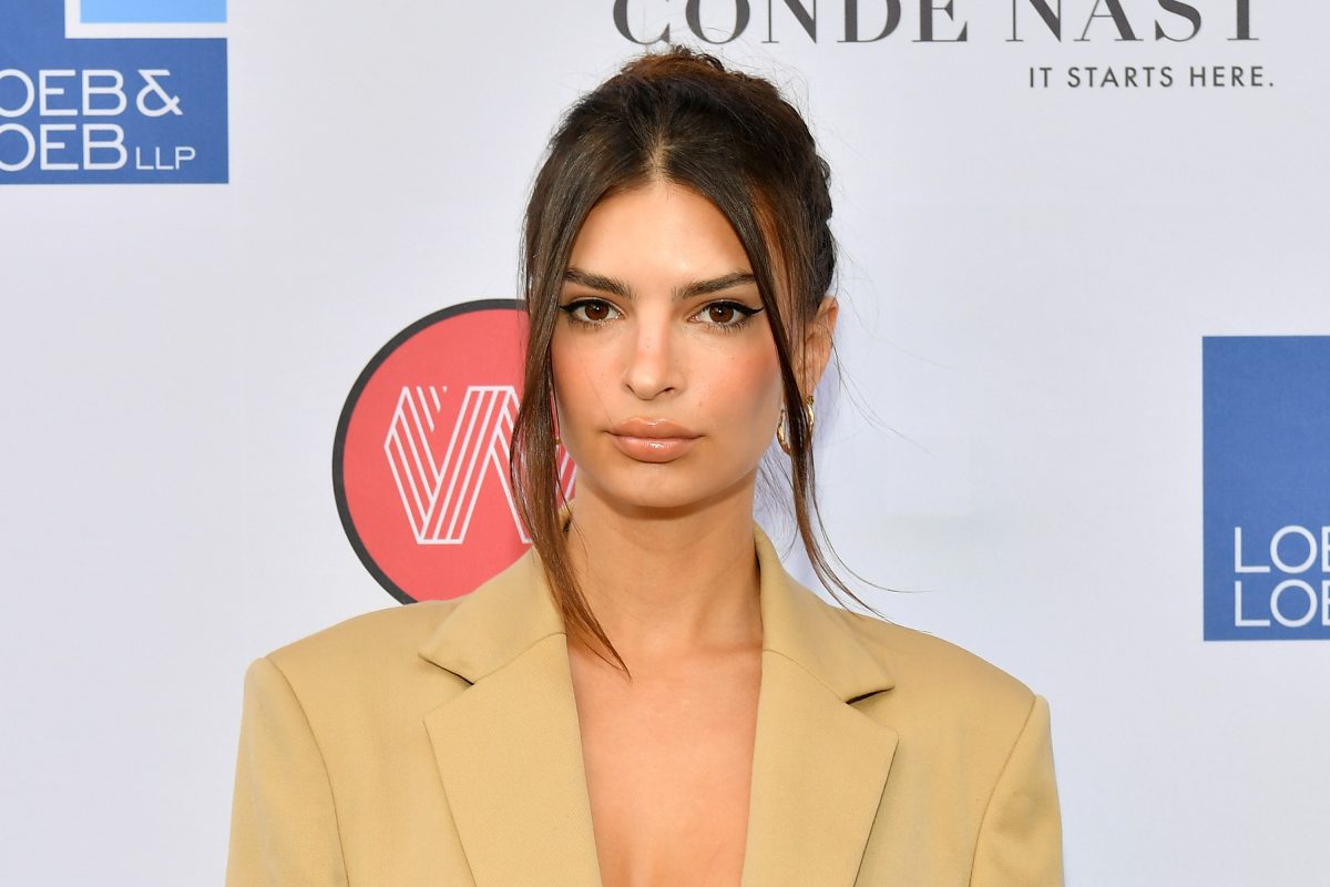 Emily Ratajkowski posiert nackt mit ihrem einjährigen Sohn – und spaltet das Internet