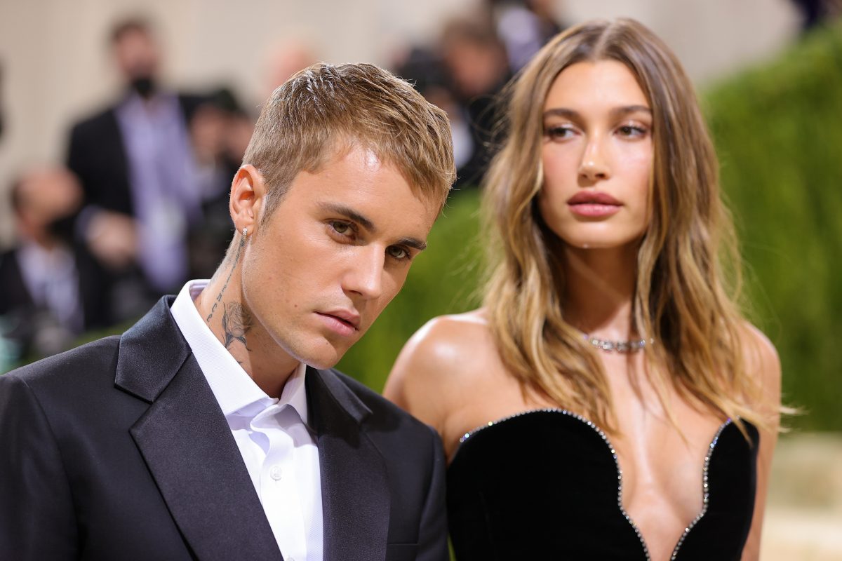 Hailey Bieber spricht erstmals über Justin Biebers Beziehung mit Selena Gomez