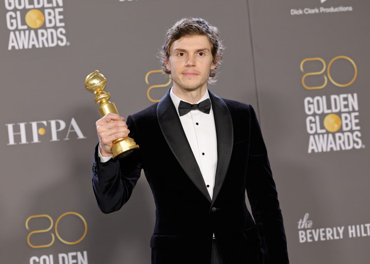 Mutter von Dahmer-Opfer kritisiert Evan Peters wegen Dankesrede bei Golden Globes