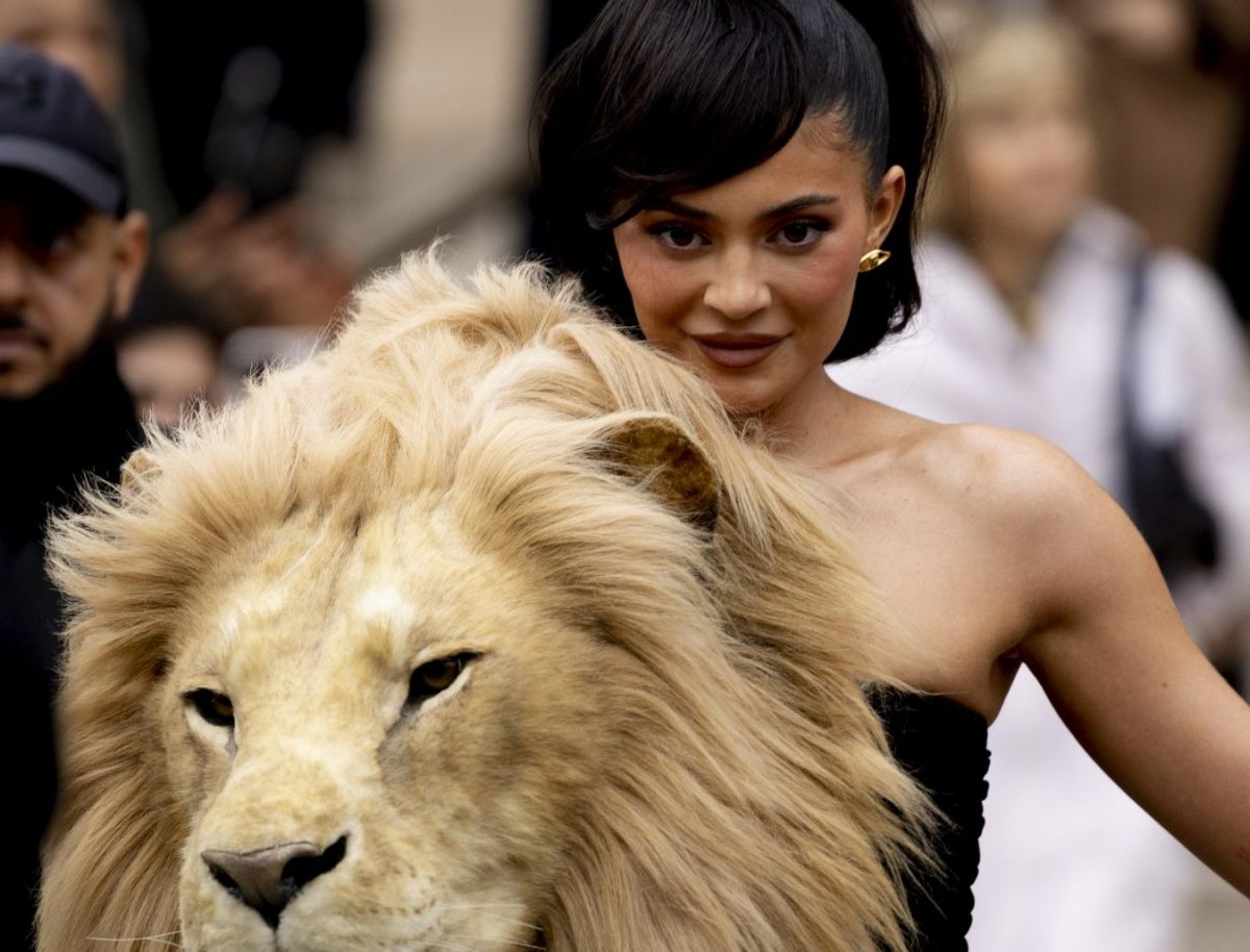 Schiaparelli-Show: Kylie Jenner schockt mit Löwenkleid – und erntet einen Shitstorm