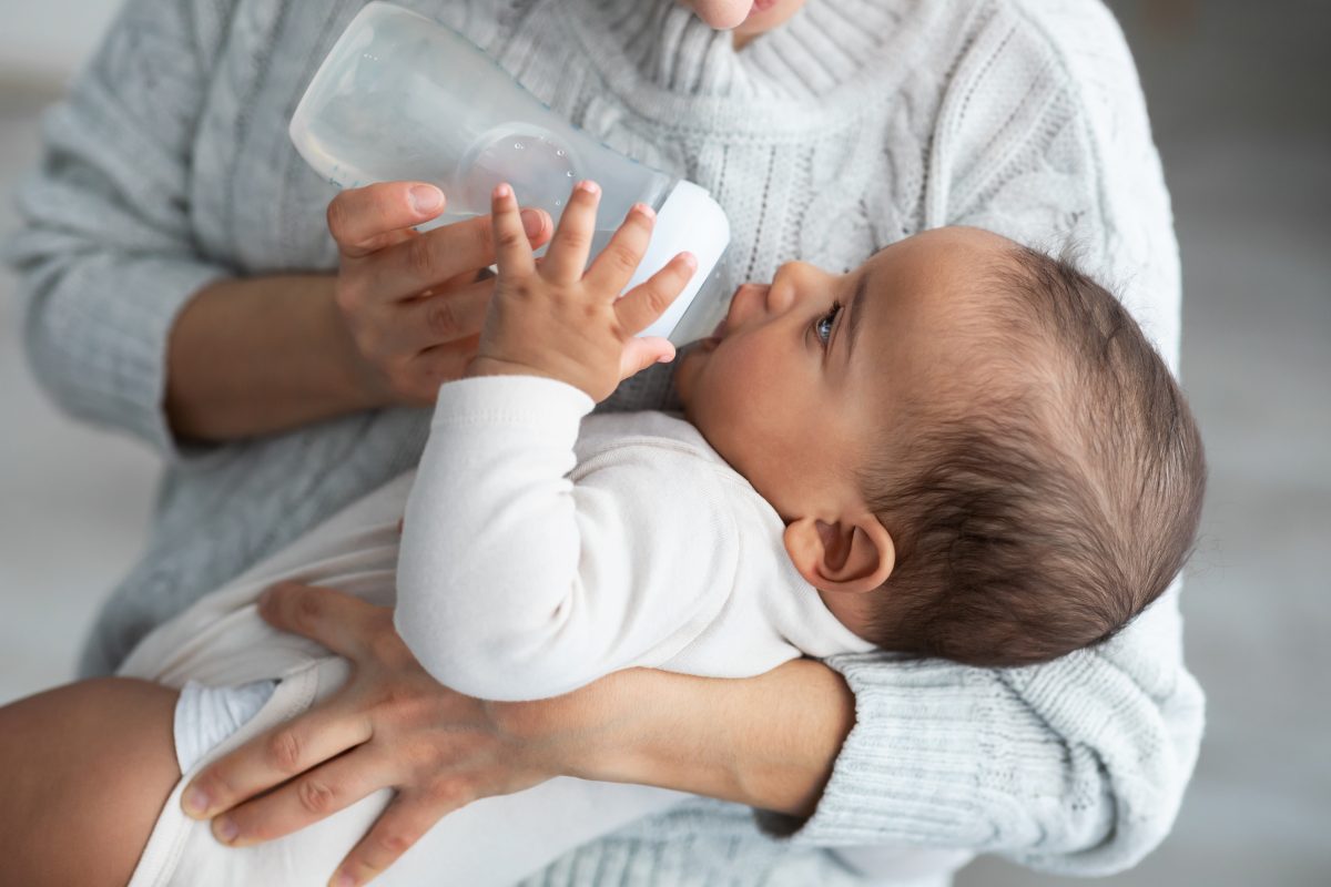 Deshalb solltest du deinem Baby nie Wasser zu trinken geben