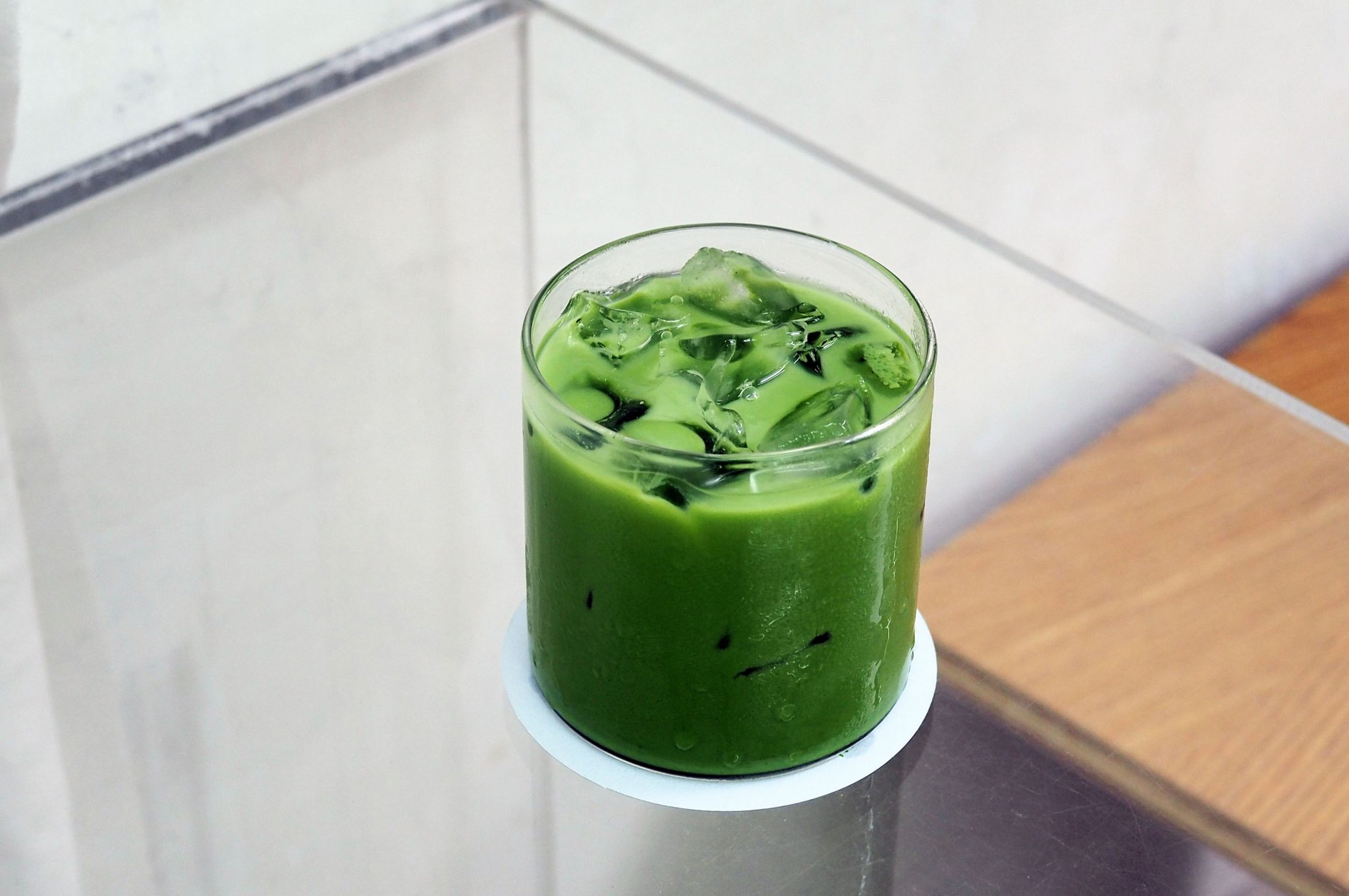 Iced-Matcha-Nails-Auf-diesen-sommerlichen-Nageltrend-haben-wir-gewartet