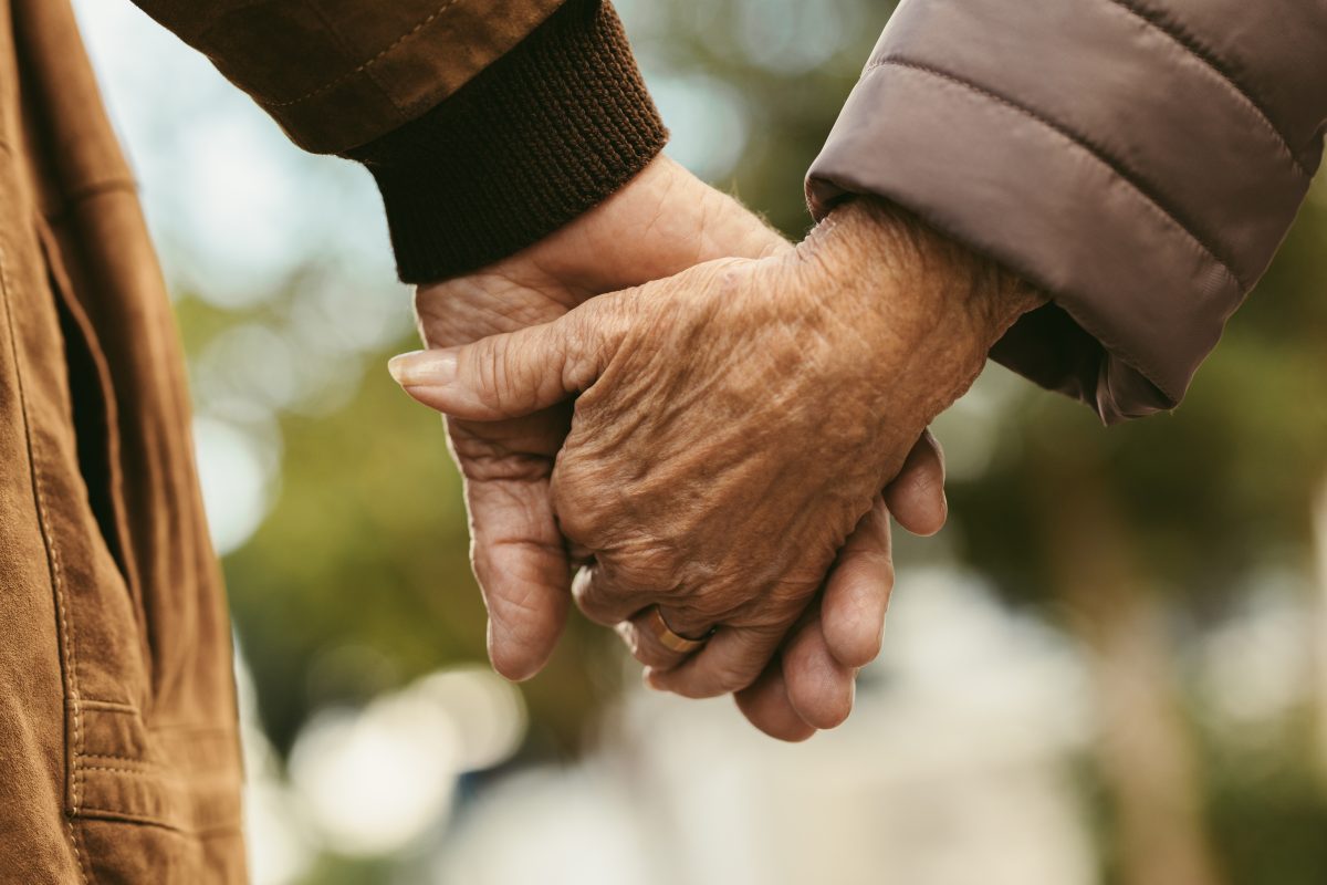 60 Jahre später: 78-Jähriger macht seinem High School Crush einen Heiratsantrag