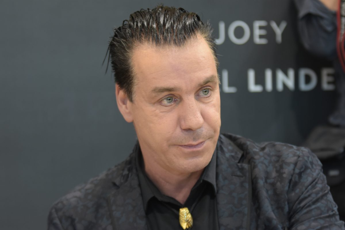 Rammstein: Till Lindemann äußert sich bei drittem Berlin-Konzert indirekt zu Vorwürfen