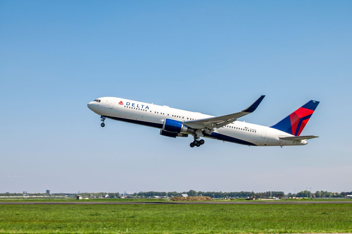 Flugzeug muss umkehren und landen, weil ein Passagier Durchfall hat