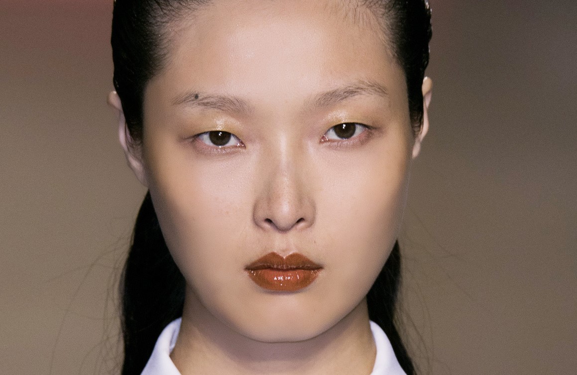 „Honey Lips“: Dieser Beautytrend versüßt uns den Herbst