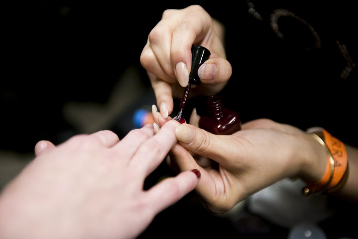 Cherry Mocha Nails sind DAS Beauty-Must-Have des Herbstes 