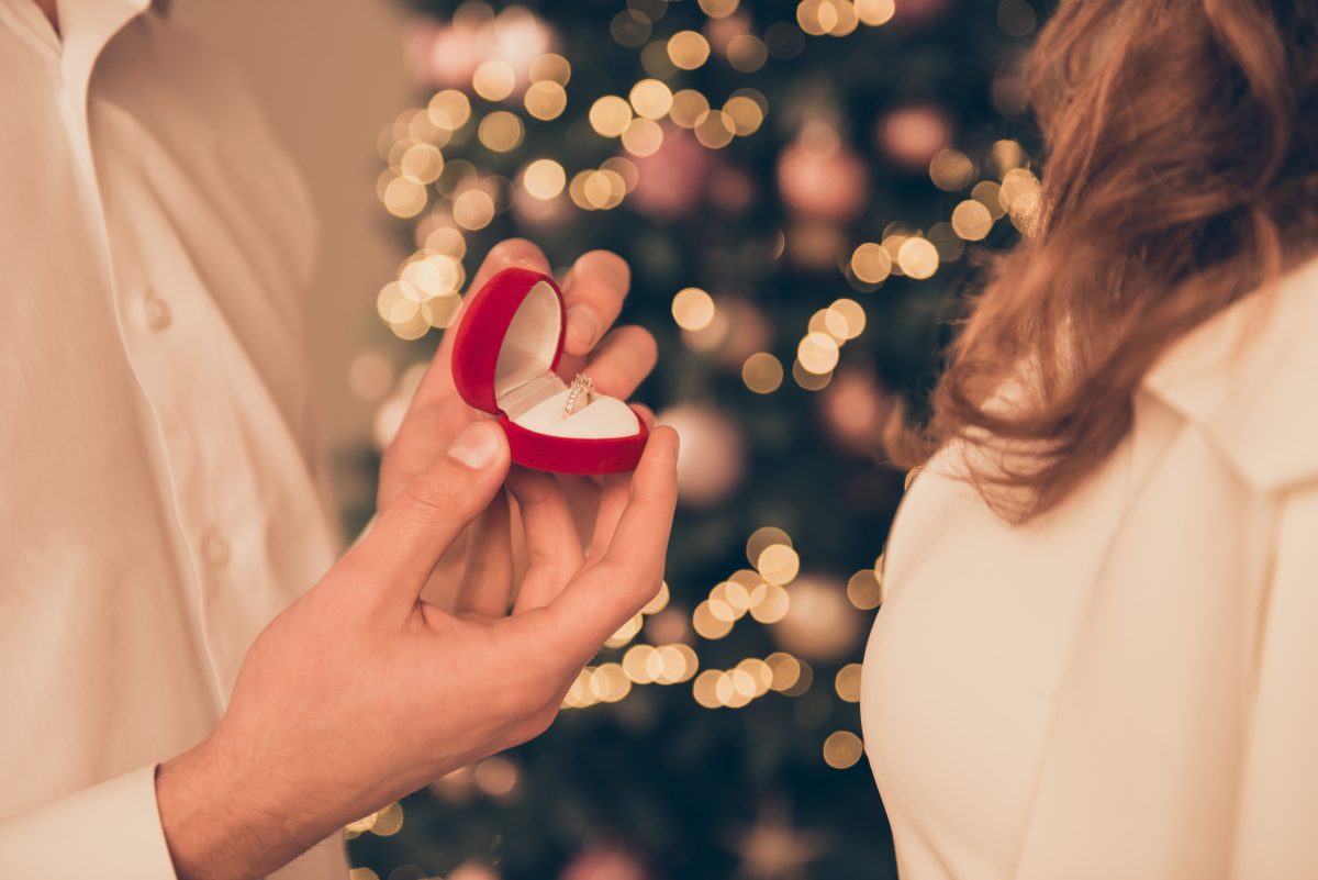 Diese Sternzeichen haben die größte Chance auf einen Heiratsantrag an Weihnachten