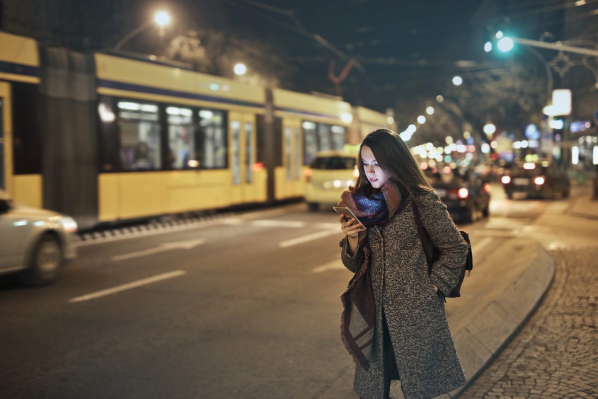 Neue Studie zeigt Veränderung des Gangs bei Smartphone-Nutzung