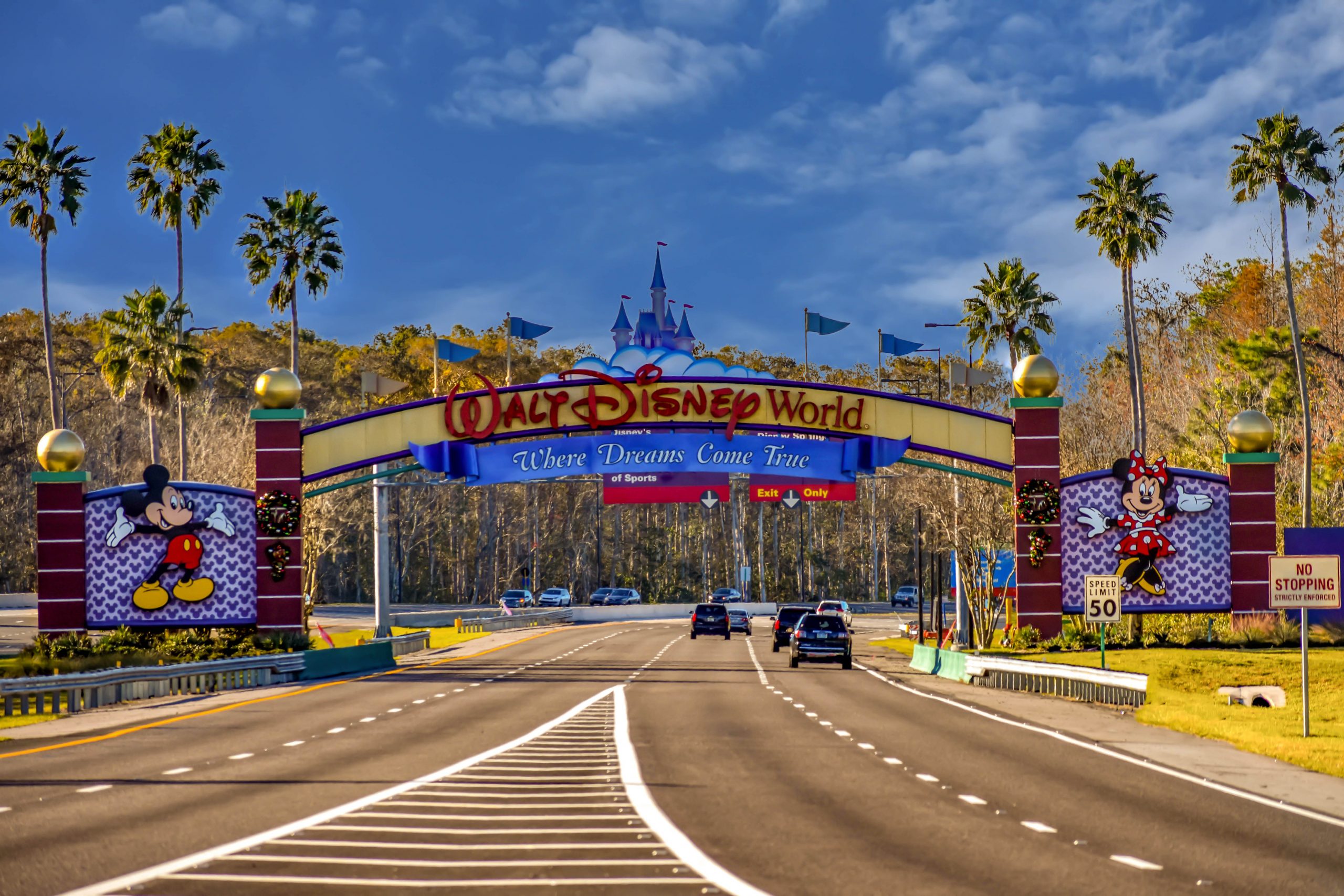 tiktoker-kommt-mit-8-dollar-ticket-aus-dem-jahr-1978-ins-disney-world