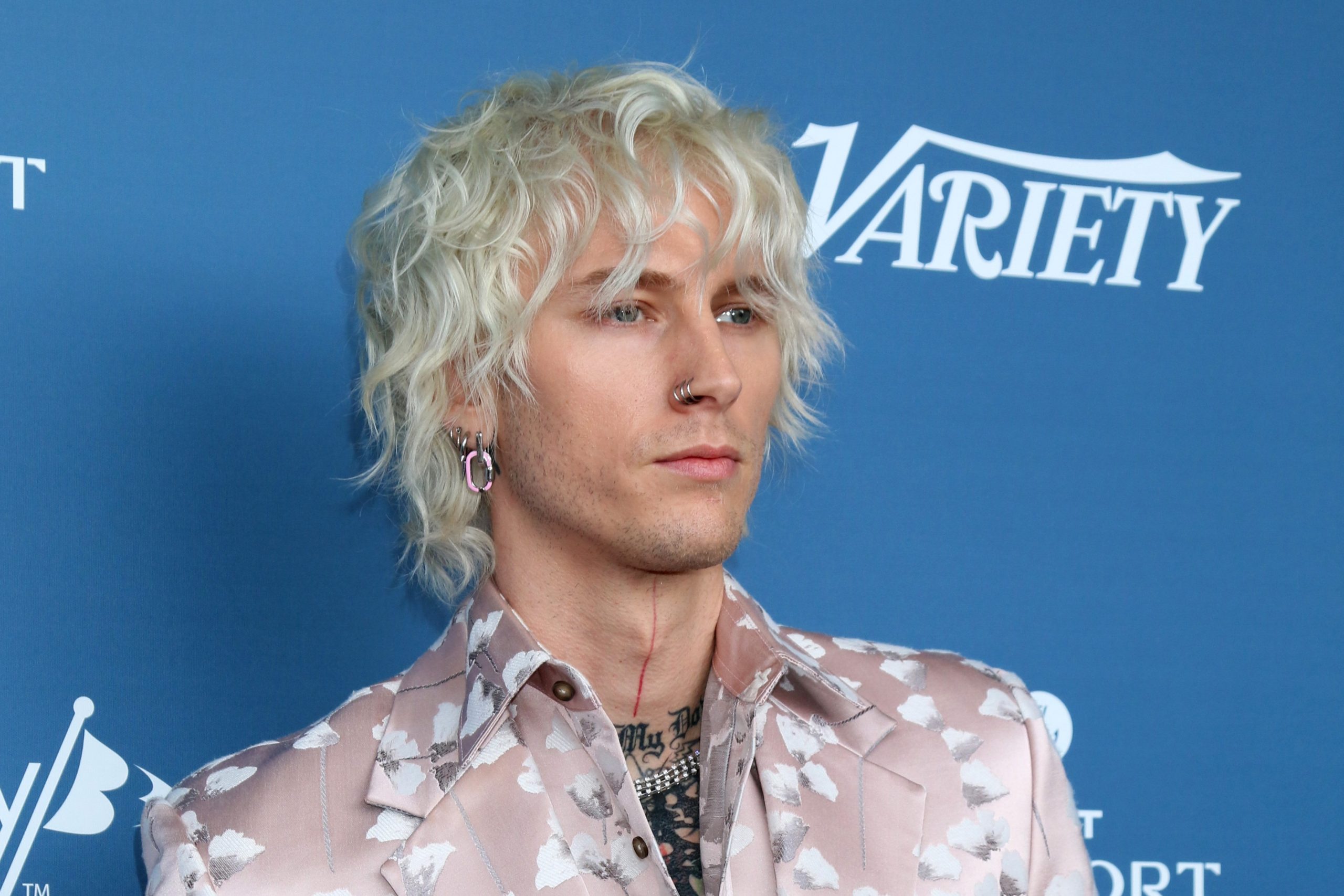 Machine Gun Kelly Schockt Mit Geständnis: Ärzte Warnen – Ist Das Gesund Oder Gefährlich? - 7935nkw